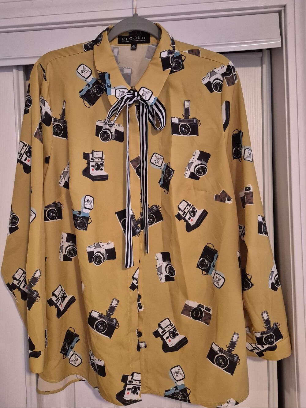 Vintage ELOQUII Mustard Camera Print Blouse With tie